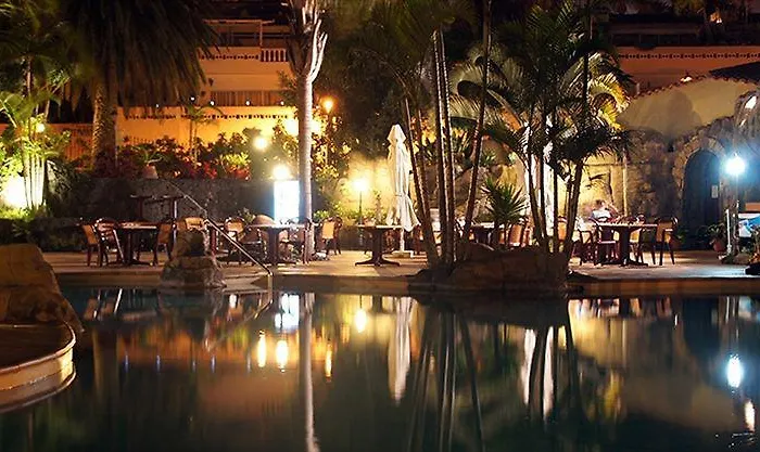 Playa De Roques 洛斯雷尔雷赫斯